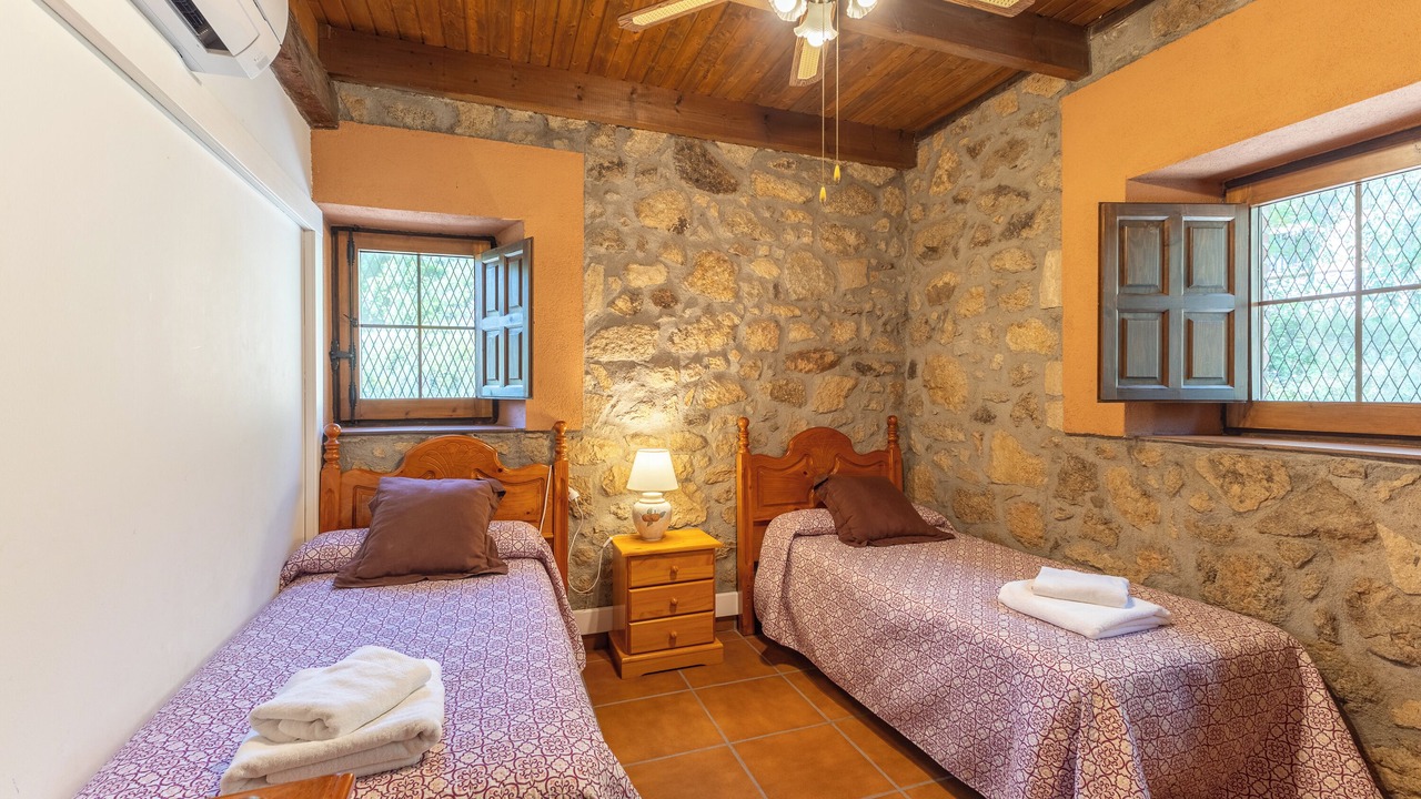 Photo of Bedroom in Candeleda