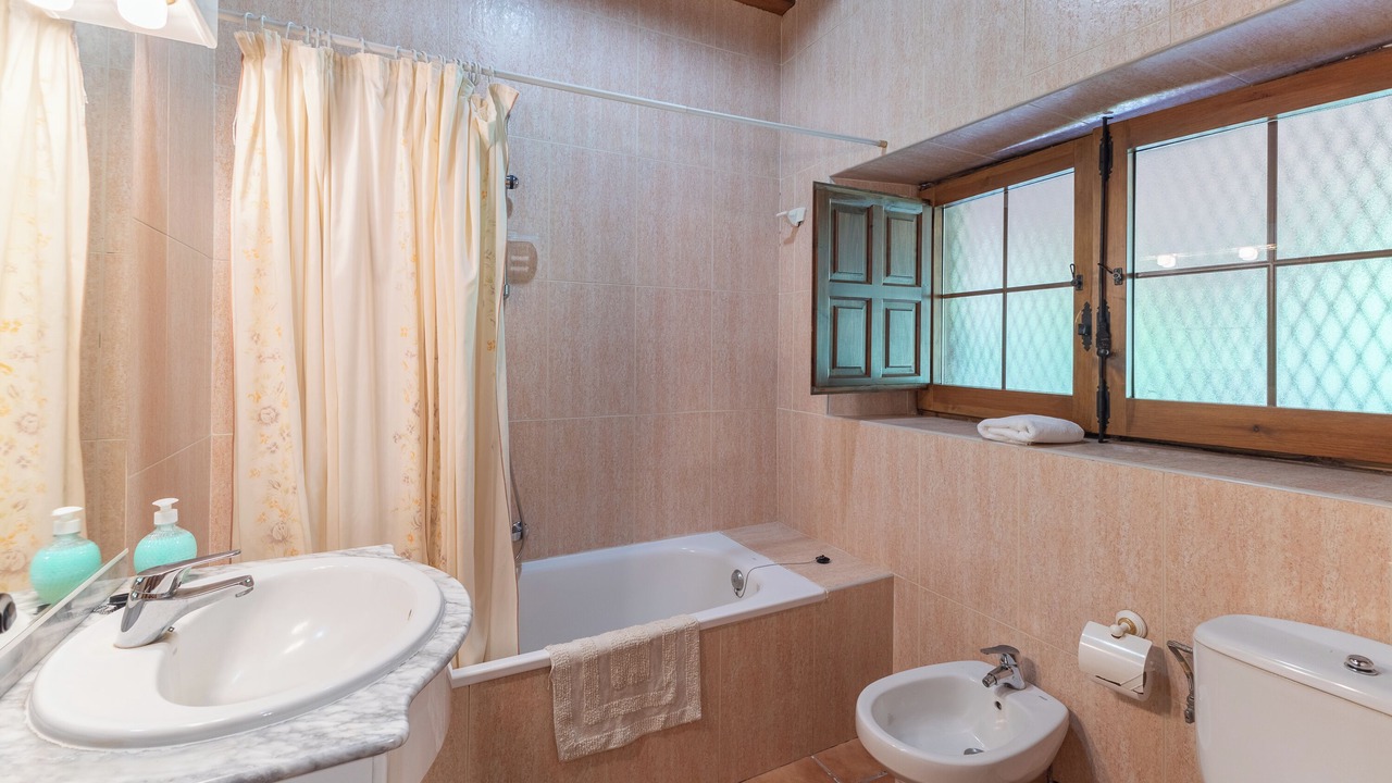 Photo of Bathroom in Candeleda