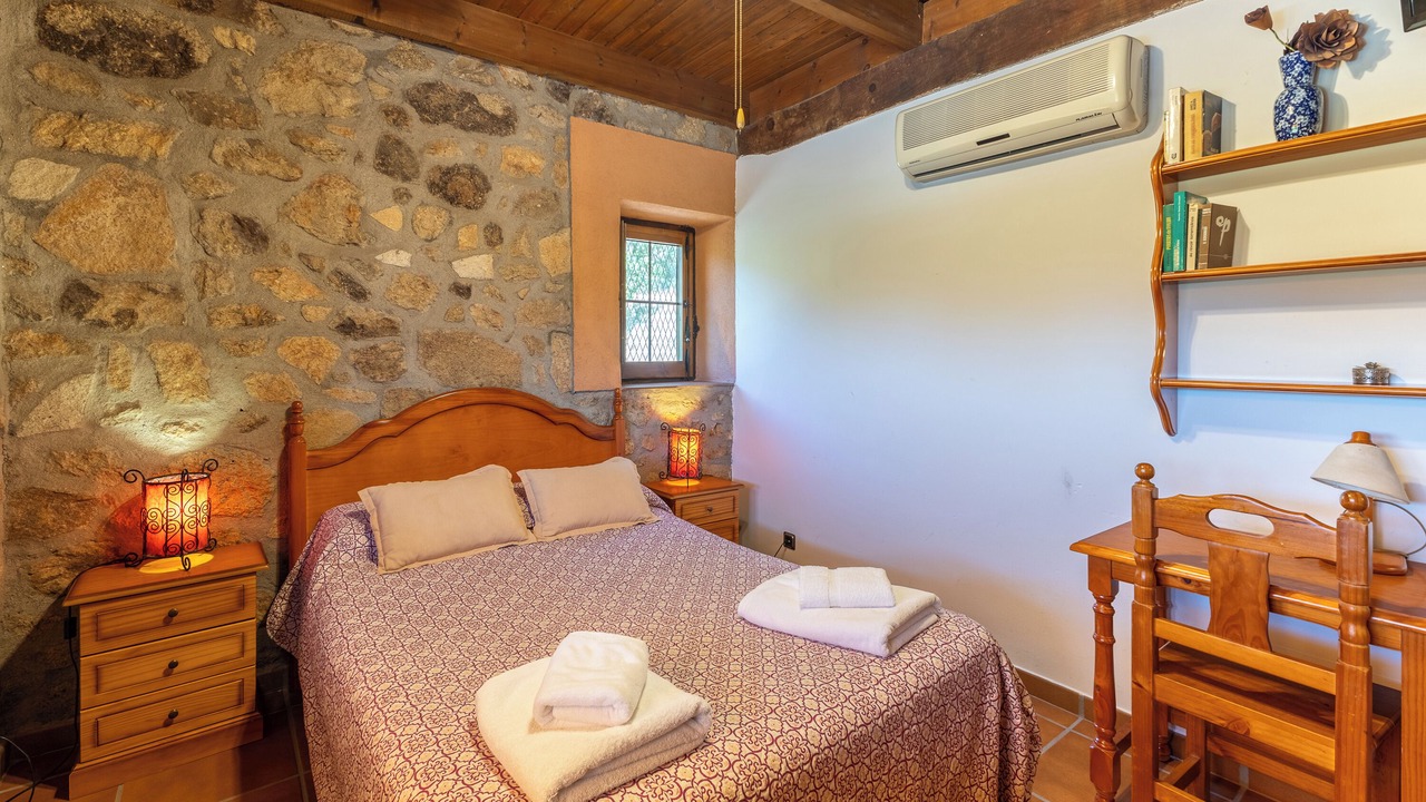 Photo of Bedroom in Candeleda