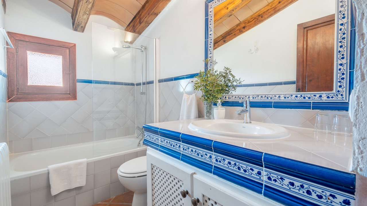 Photo of Bathroom in Establiments