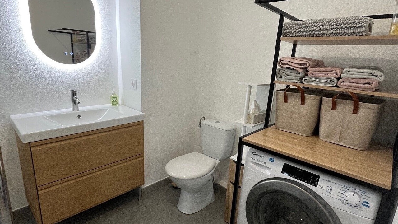 Photo of Bathroom in Miramas