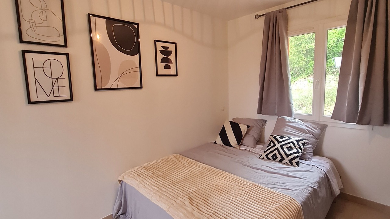 Photo of Bedroom in Saint-Julien-de-Peyrolas