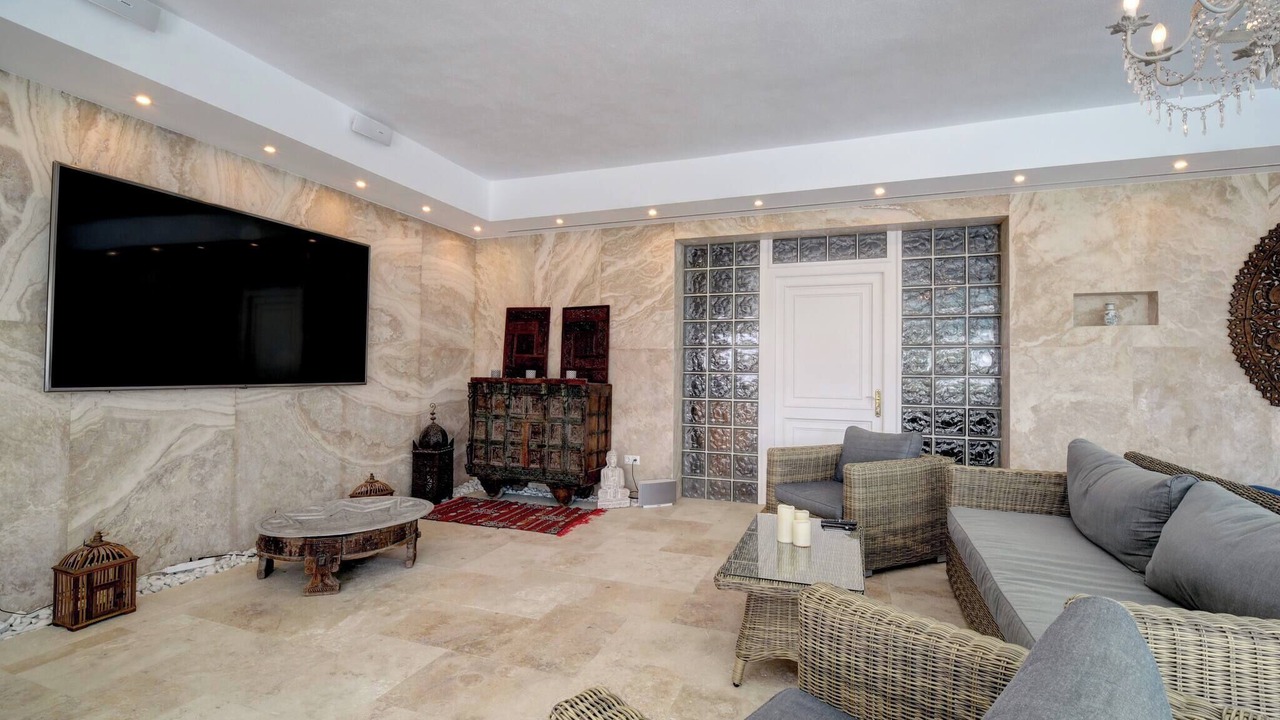Photo of Livingroom in New Golden Mile