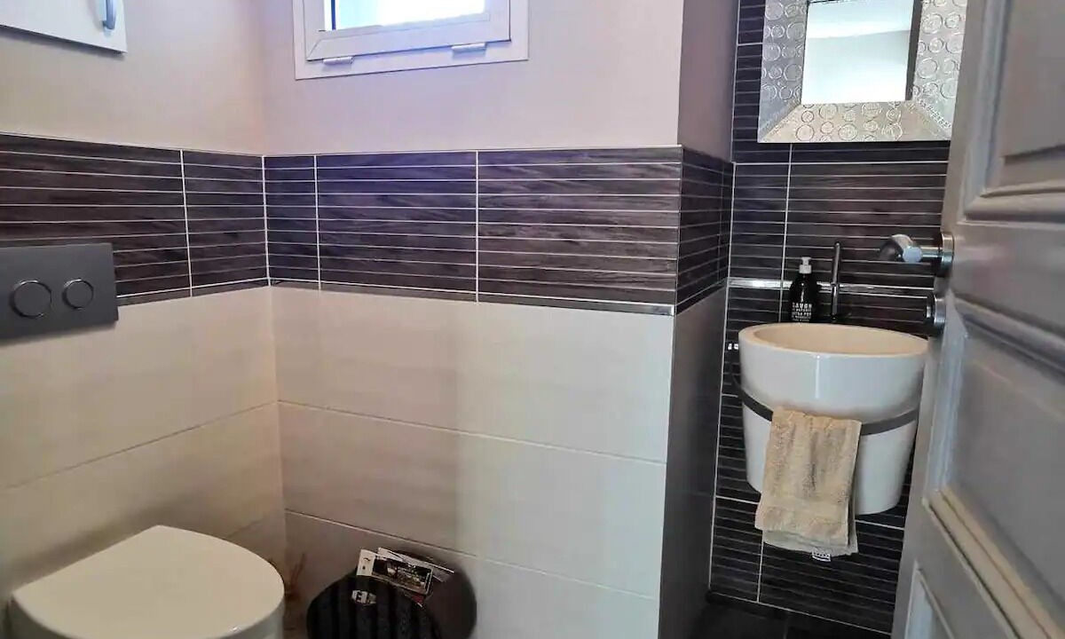 Photo of Bathroom in Saint-Chamas