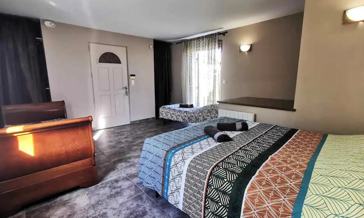 Photo of Bedroom in Saint-Chamas