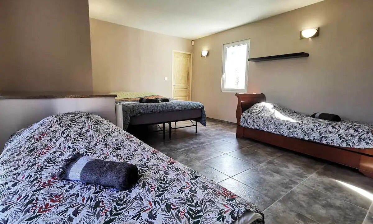 Photo of Bedroom in Saint-Chamas