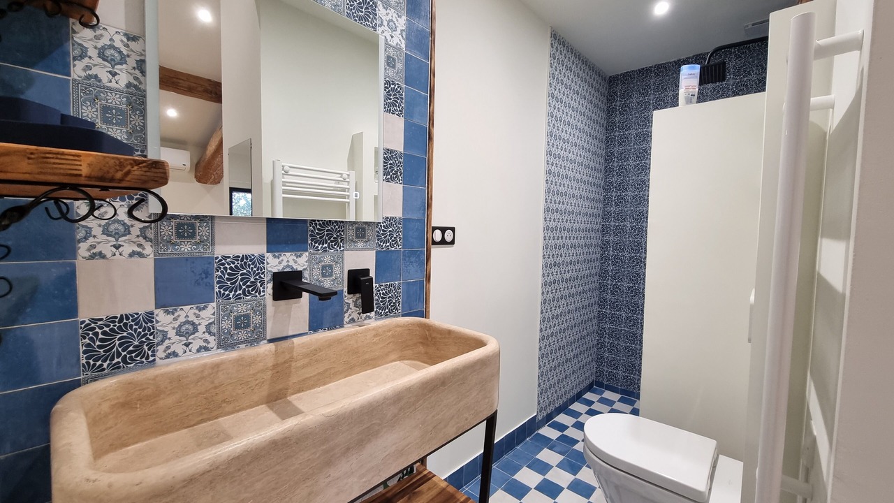 Photo of Bathroom in Arles