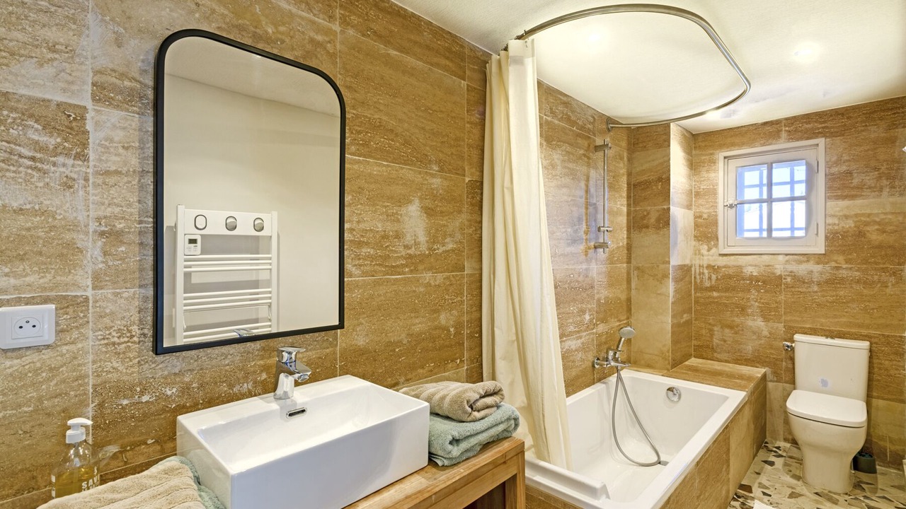Photo of Bathroom in Paradou