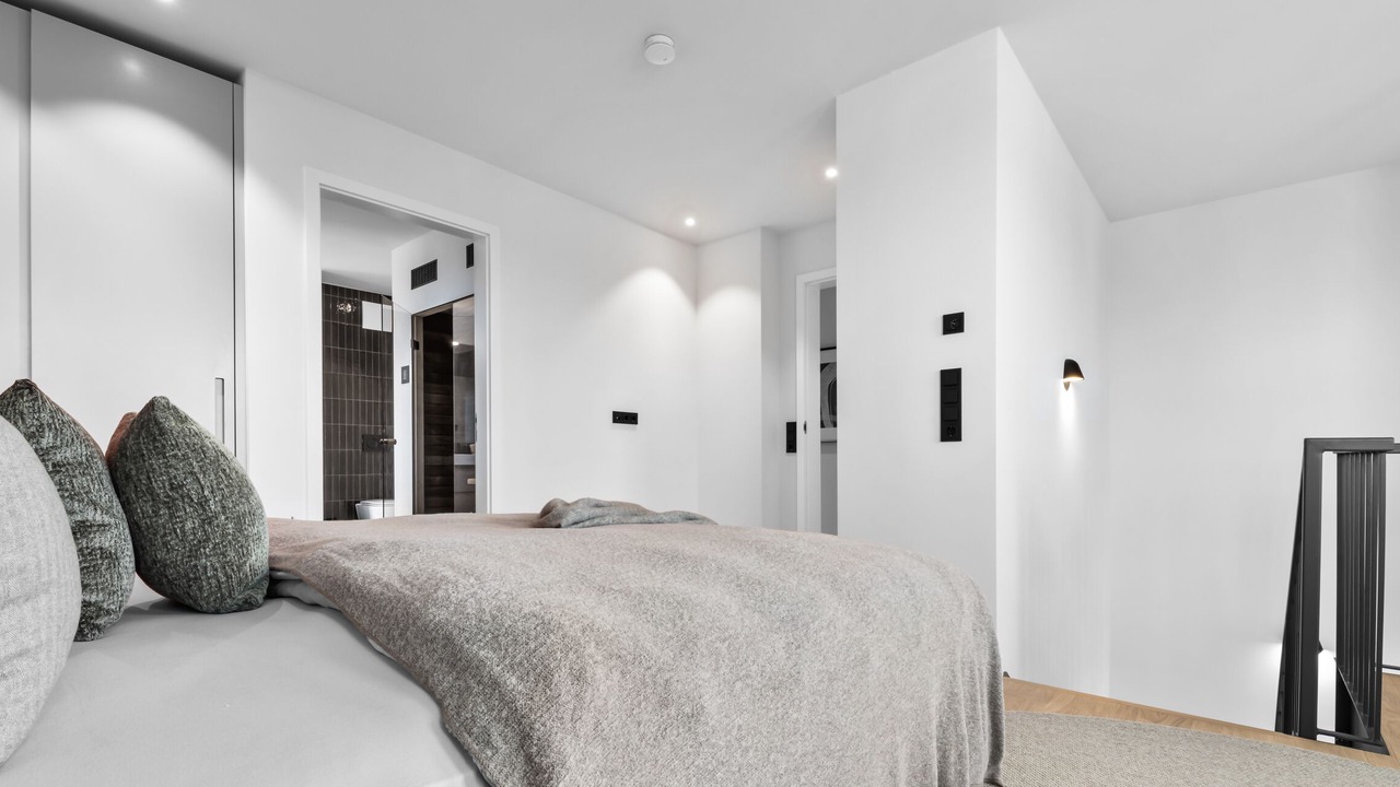Photo of Bedroom in List