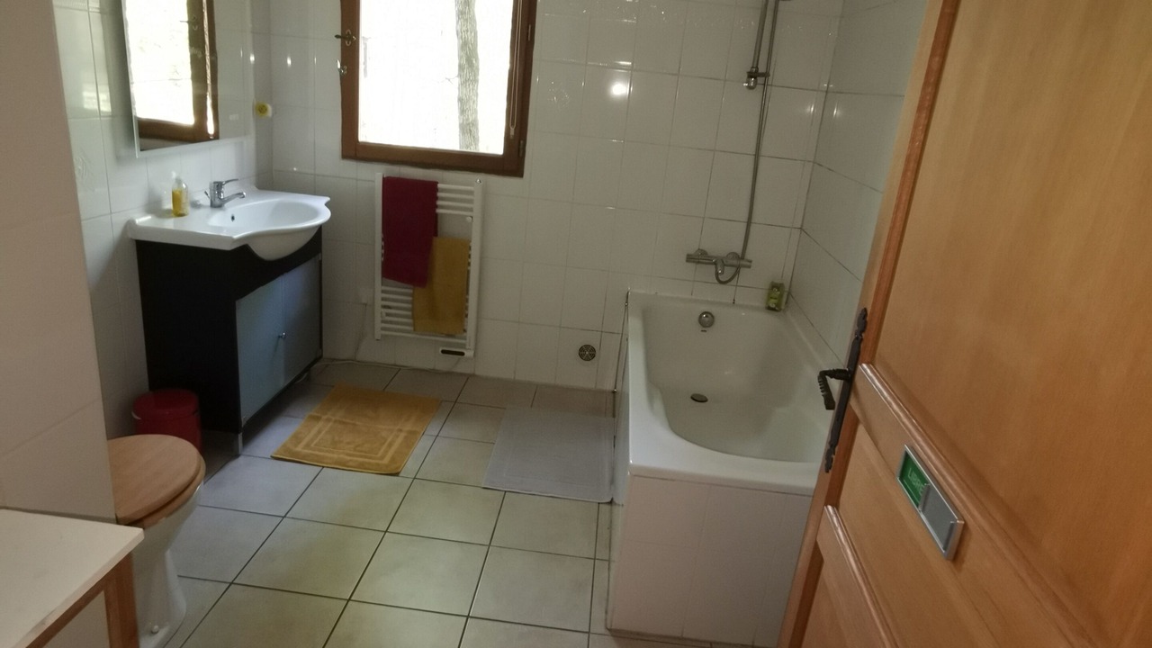 Photo of Bathroom in Saint-Etienne-de-Gourgas