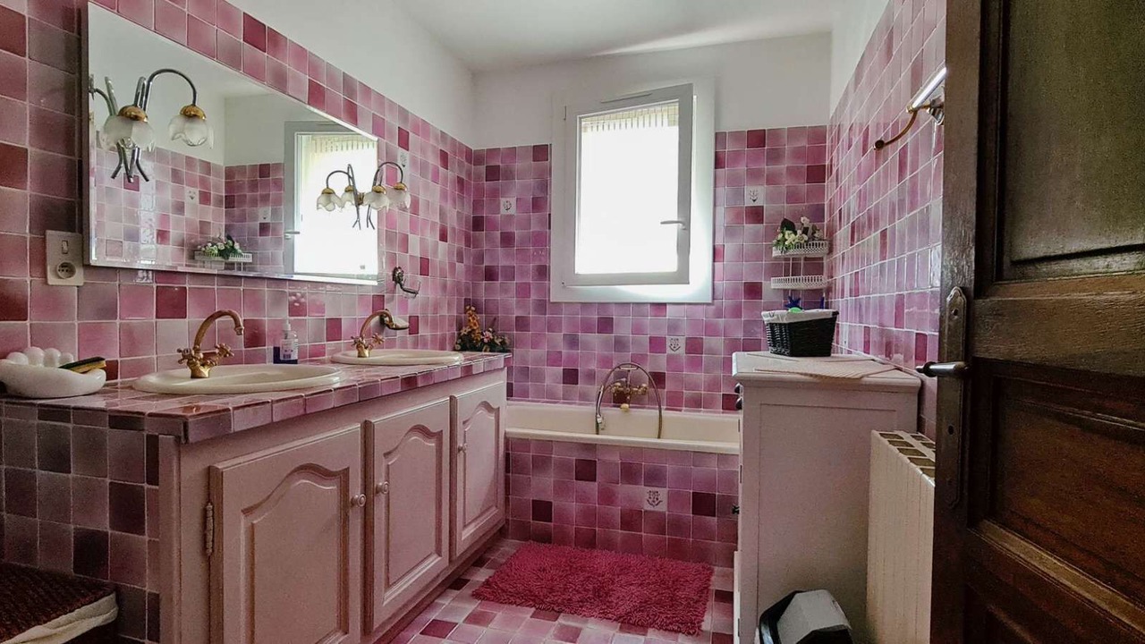 Photo of Bathroom in Chateauneuf-du-Pape