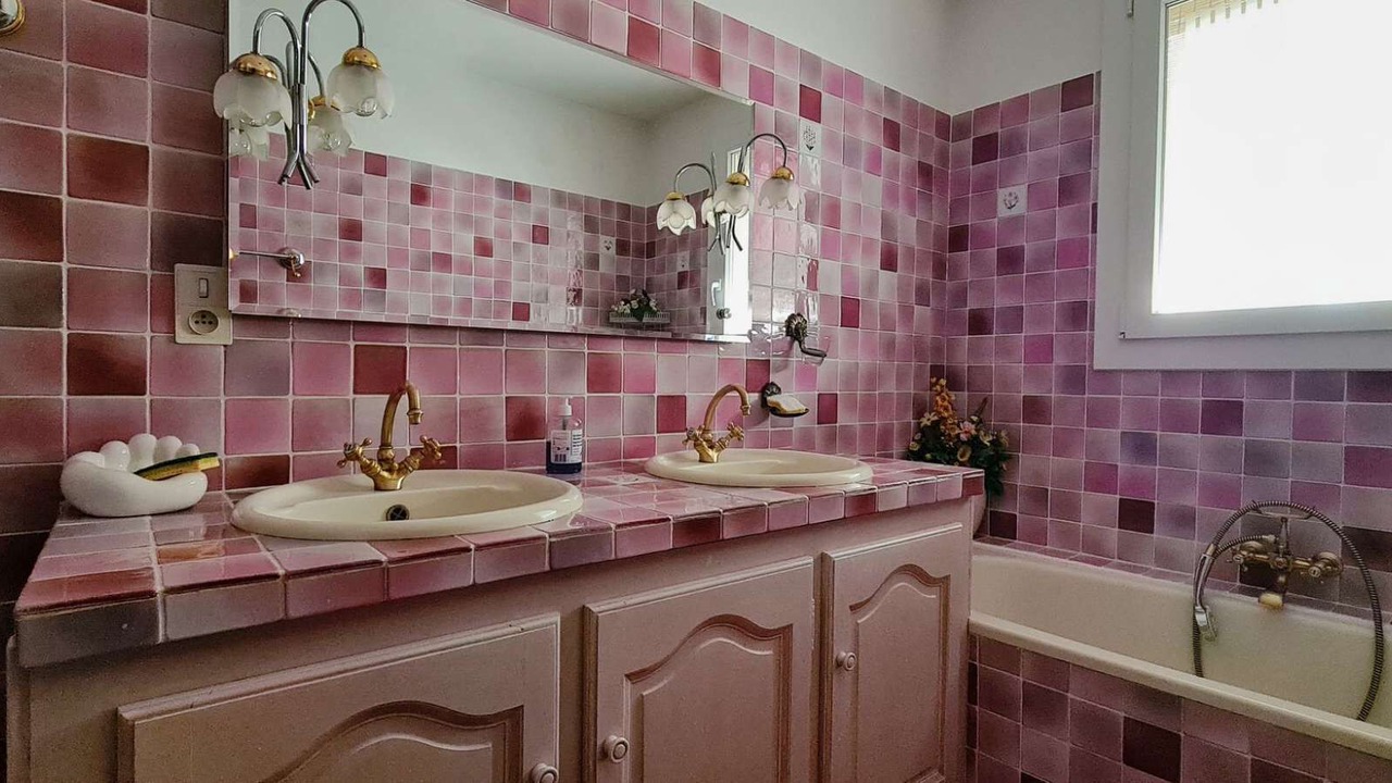 Photo of Bathroom in Chateauneuf-du-Pape