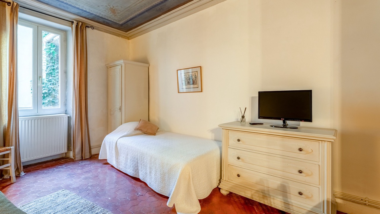 Photo of Bedroom in Collias