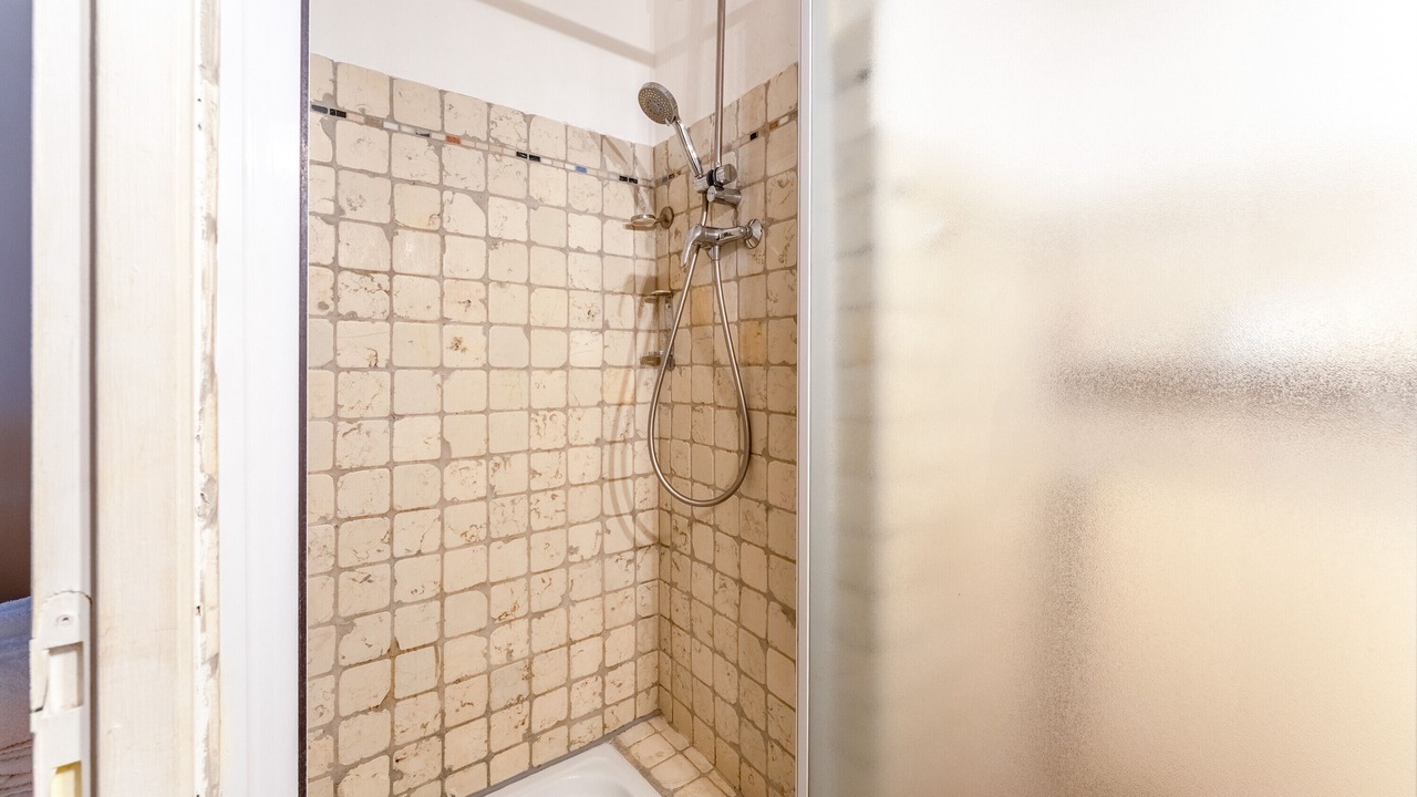 Photo of Bathroom in Collias