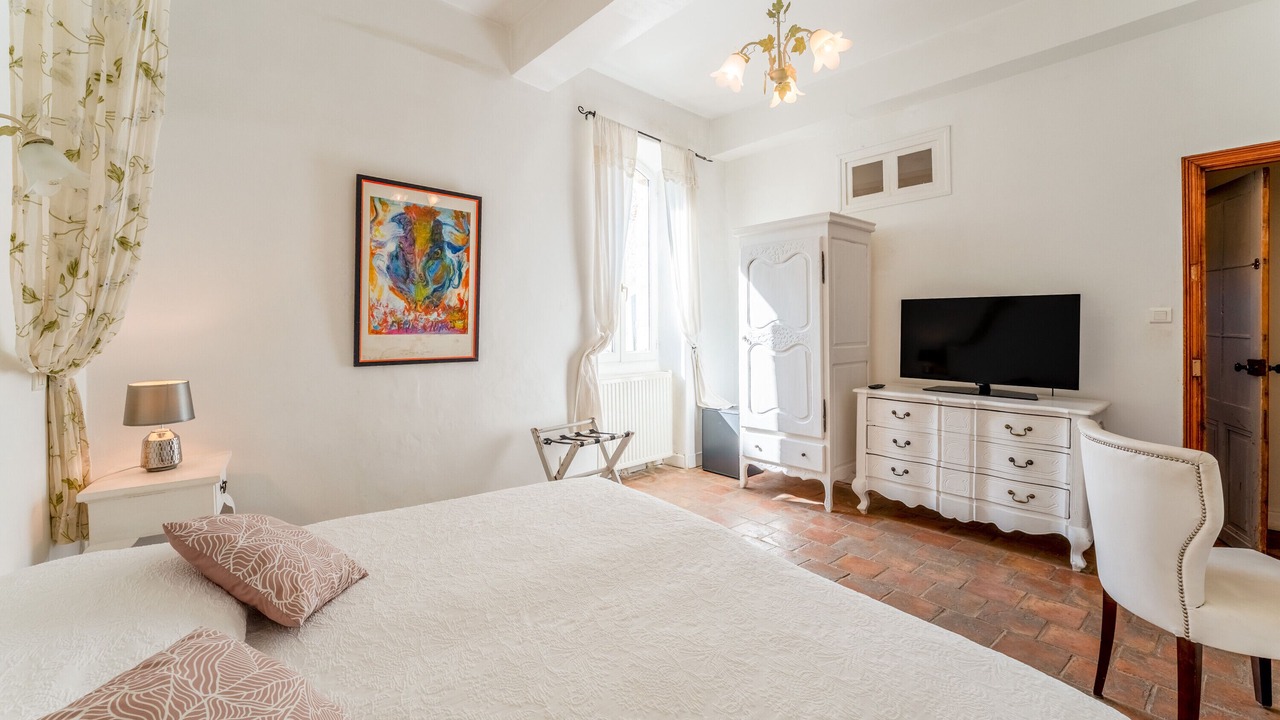 Photo of Bedroom in Collias