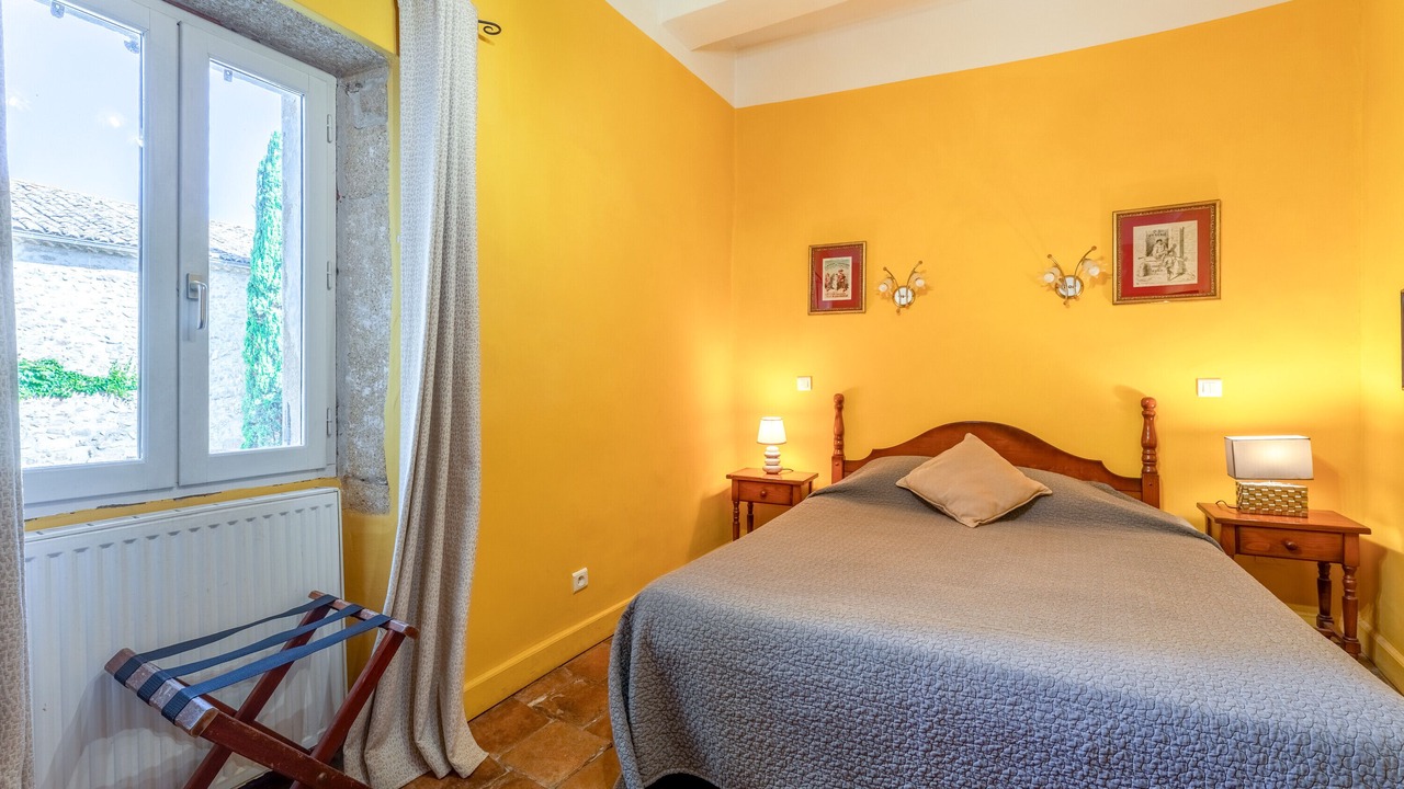 Photo of Bedroom in Collias