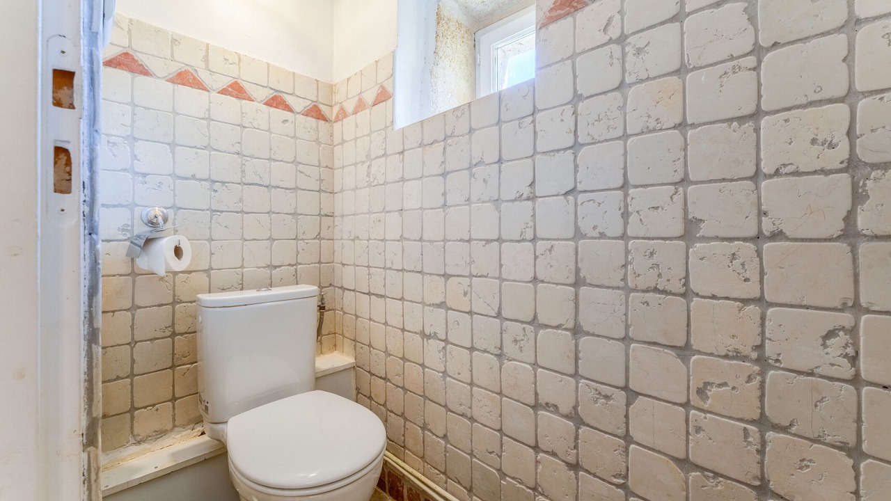 Photo of Bathroom in Collias