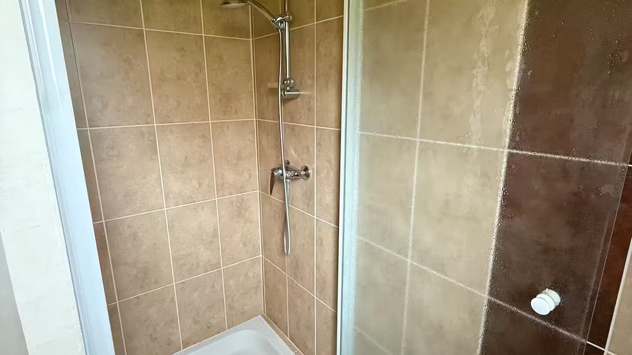Photo of Bathroom in Premanon