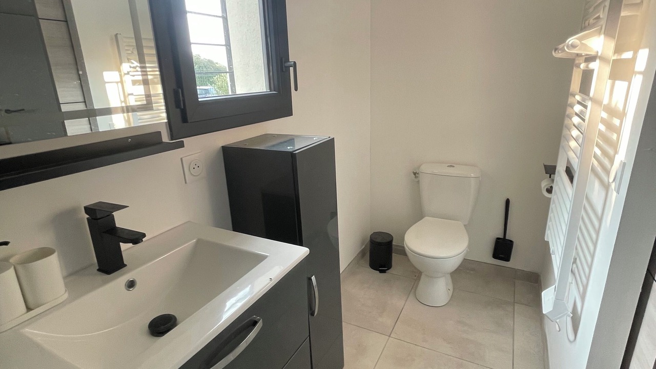 Photo of Bathroom in Viols-en-Laval