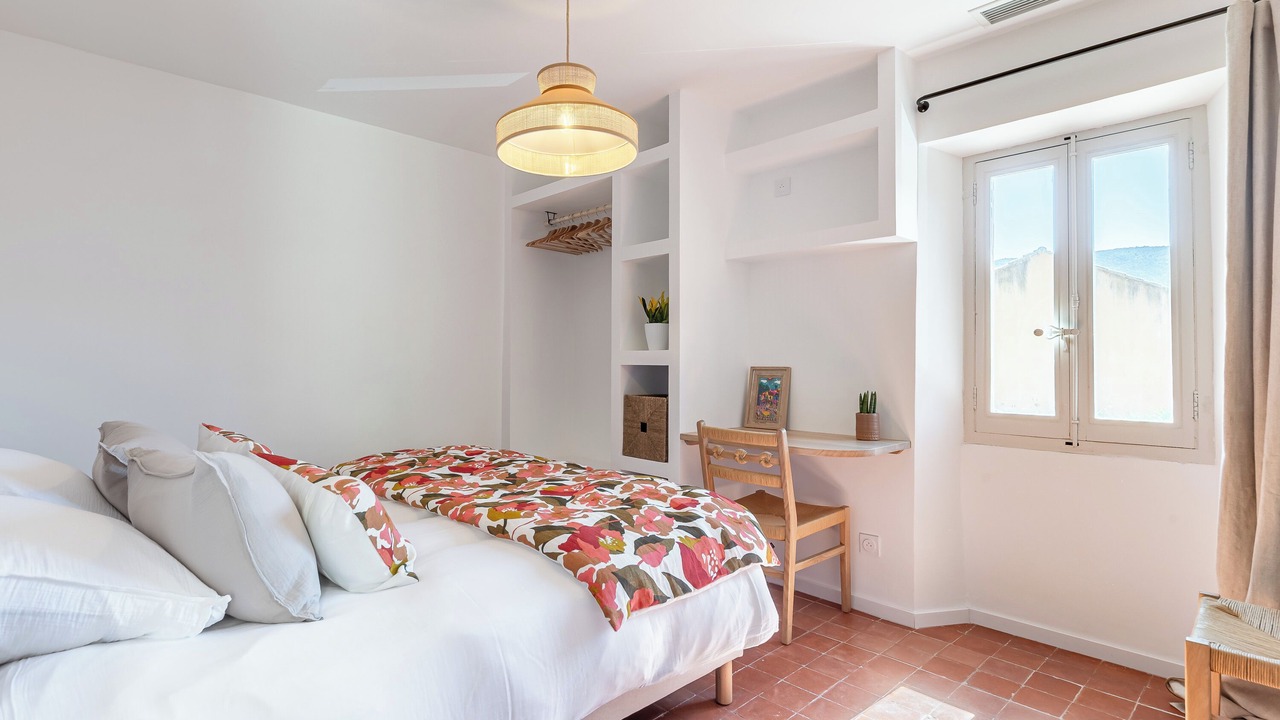 Photo of Bedroom in Oppede
