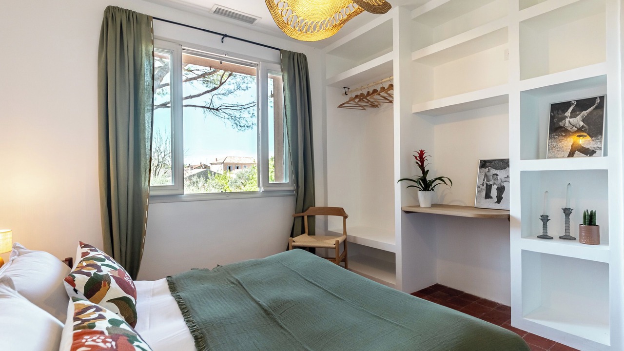 Photo of Bedroom in Oppede