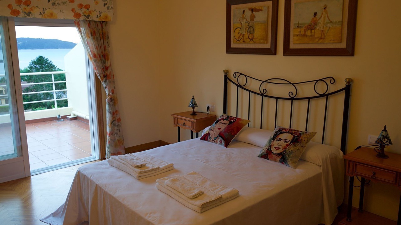 Photo of Bedroom in Perbes
