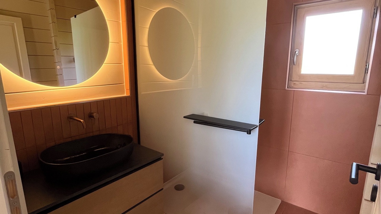 Photo of Bathroom in Saint-Sauveur-Camprieu