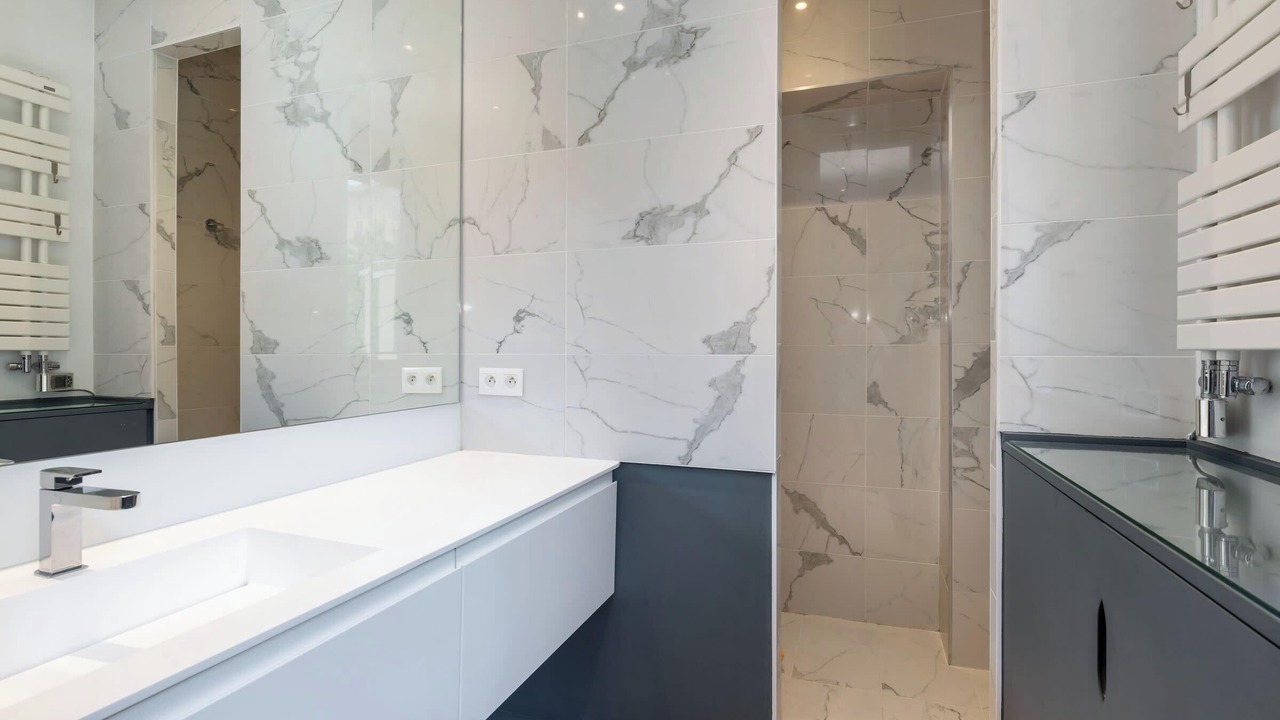 Photo of Bathroom in Boucle - Gros Caillou