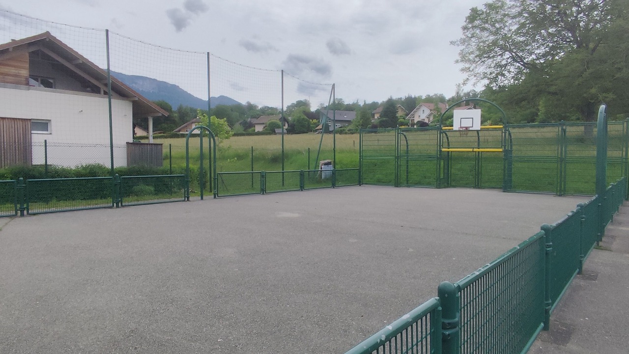 Photo of Others in Eteaux