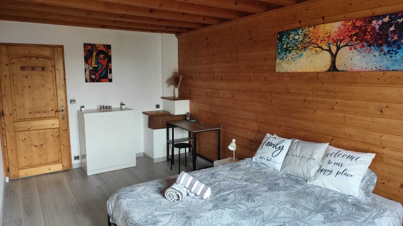 Photo of Bedroom in Eteaux