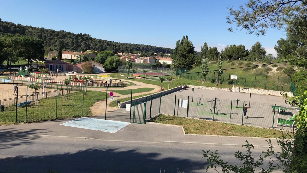 Photo of Others in Bouc-Bel-Air