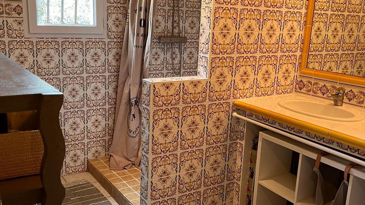 Photo of Bathroom in Eyragues