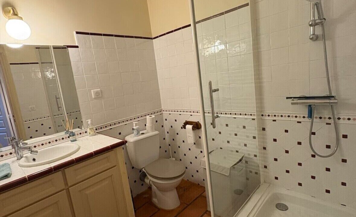 Photo of Bathroom in Pomerols