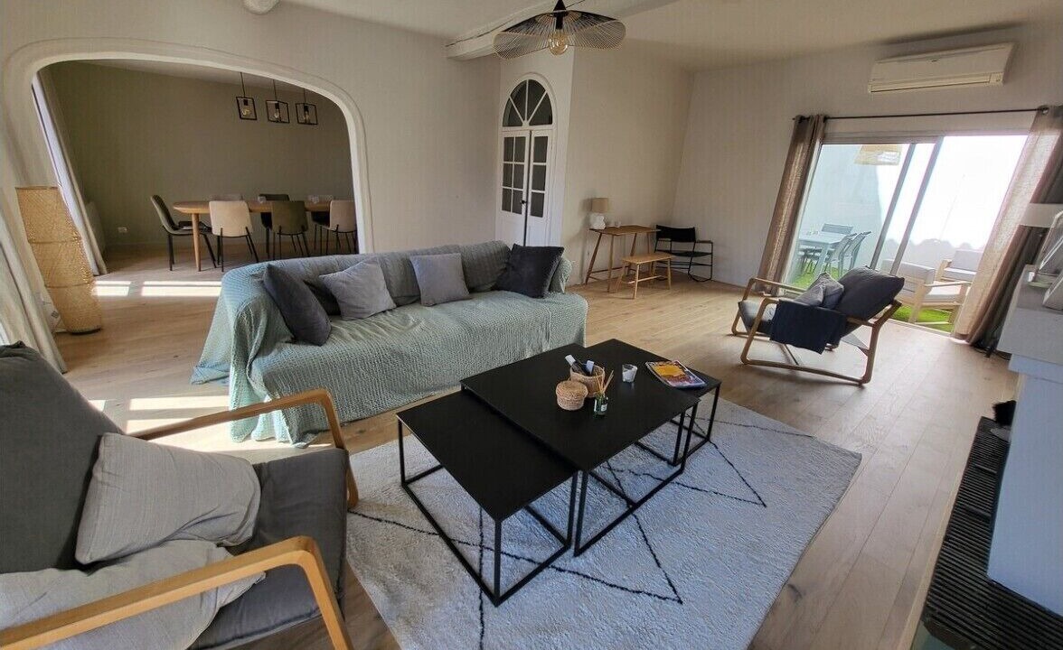 Photo of Livingroom in Pomerols