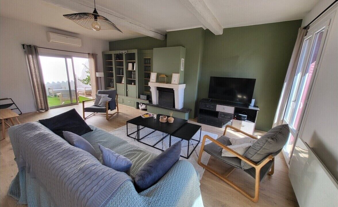 Photo of Livingroom in Pomerols