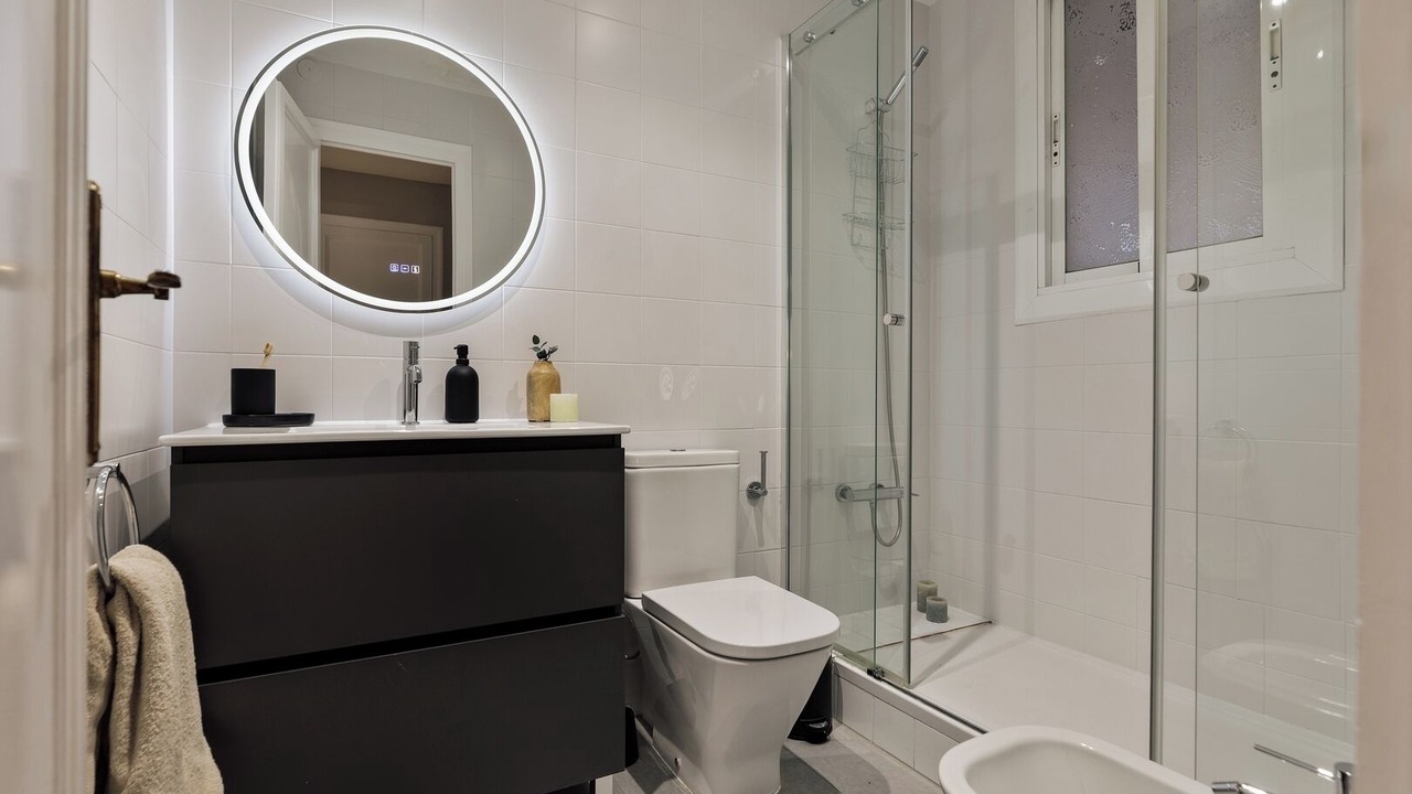 Photo of Bathroom in Sants