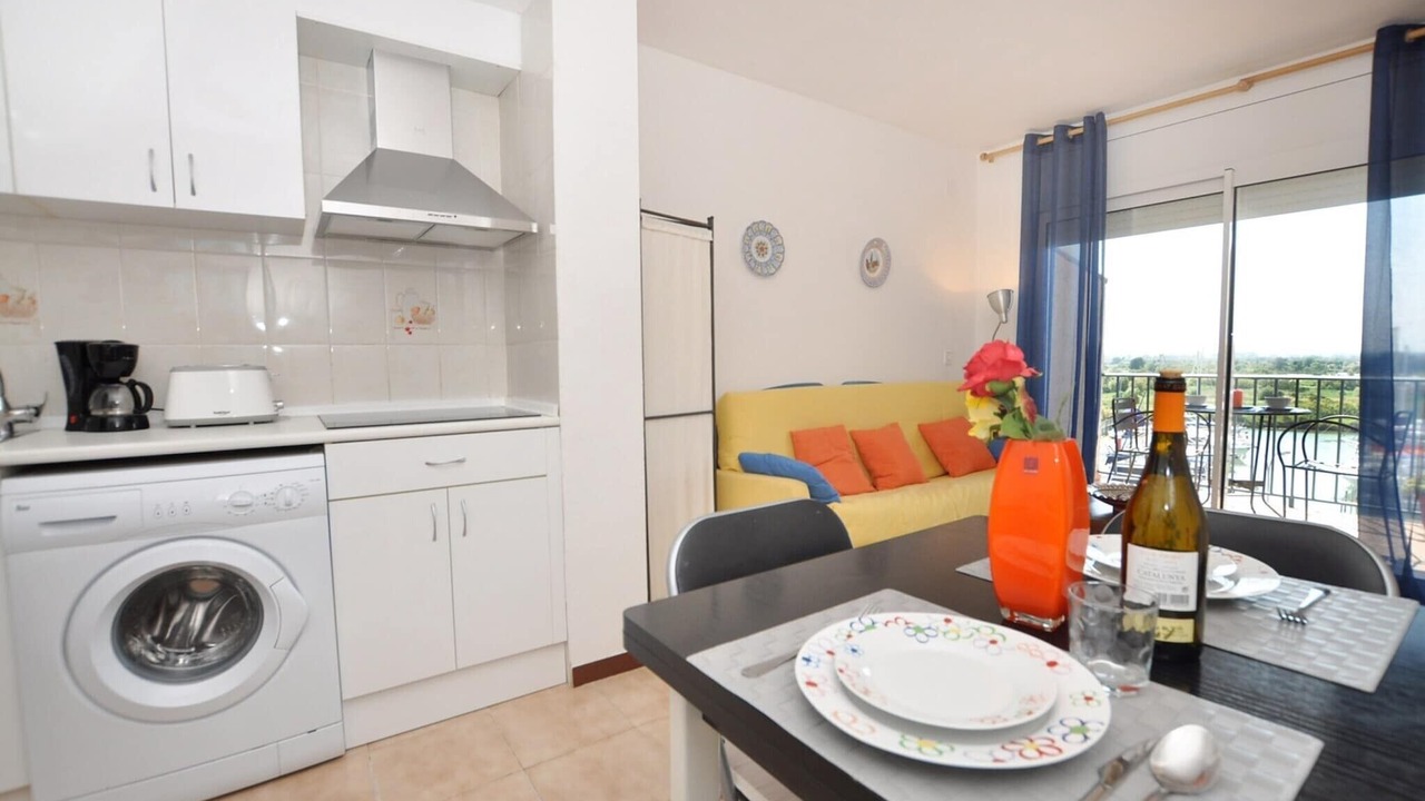 Photo of Livingroom in Roses Town Center