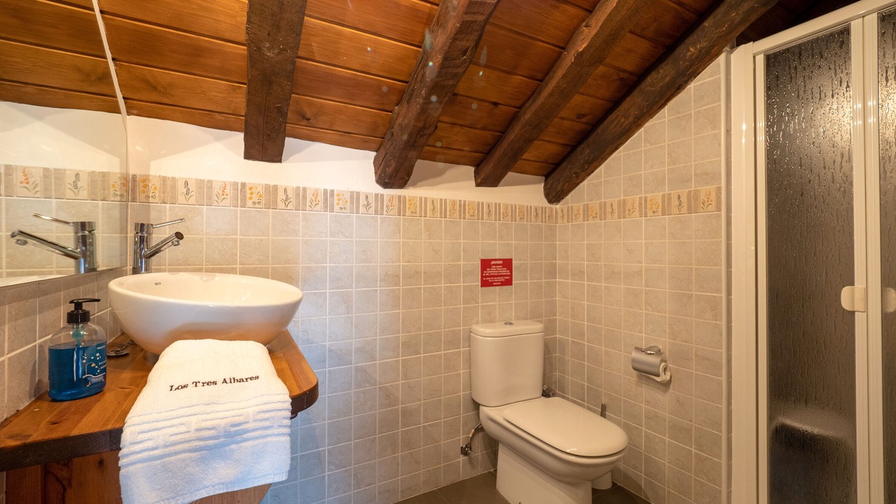 Photo of Bathroom in Lardies
