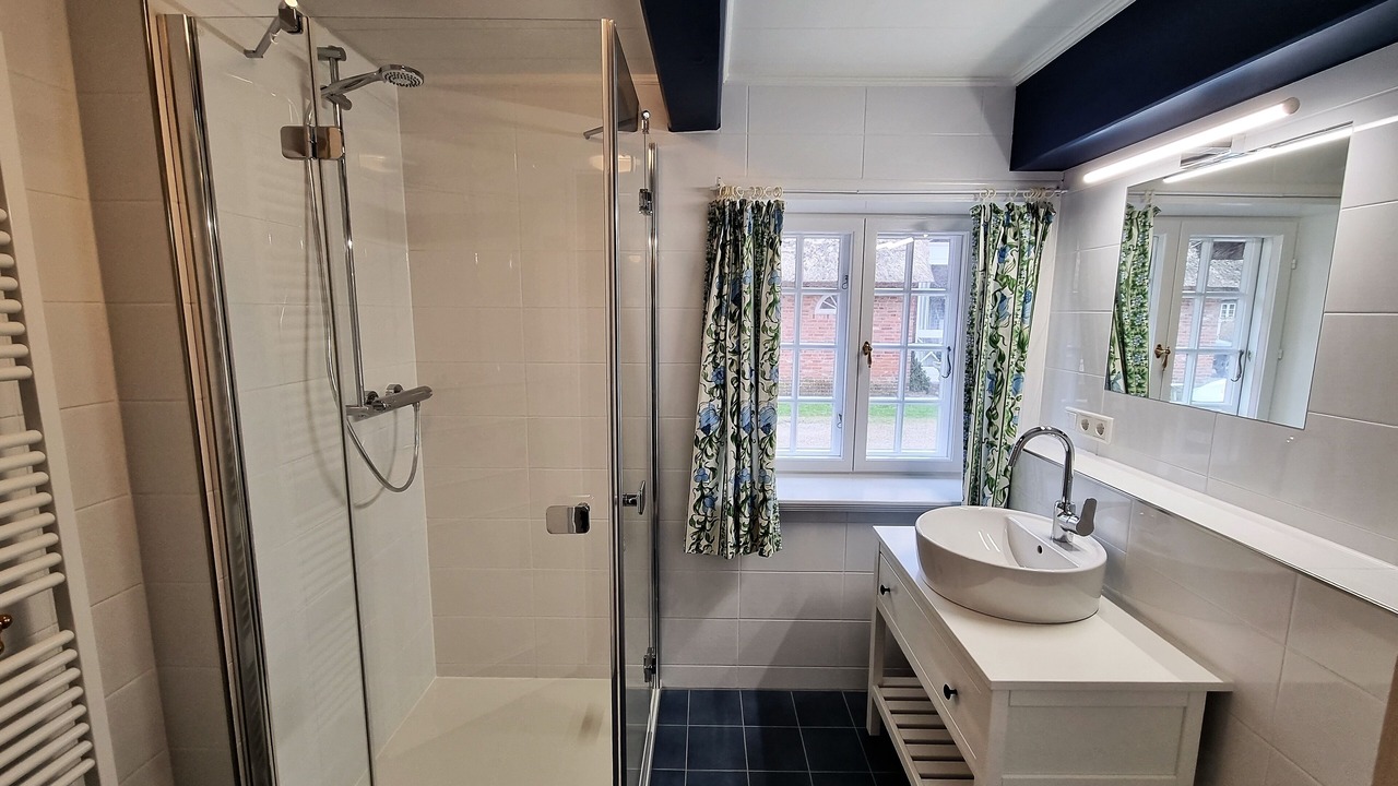 Photo of Bathroom in Alkersum