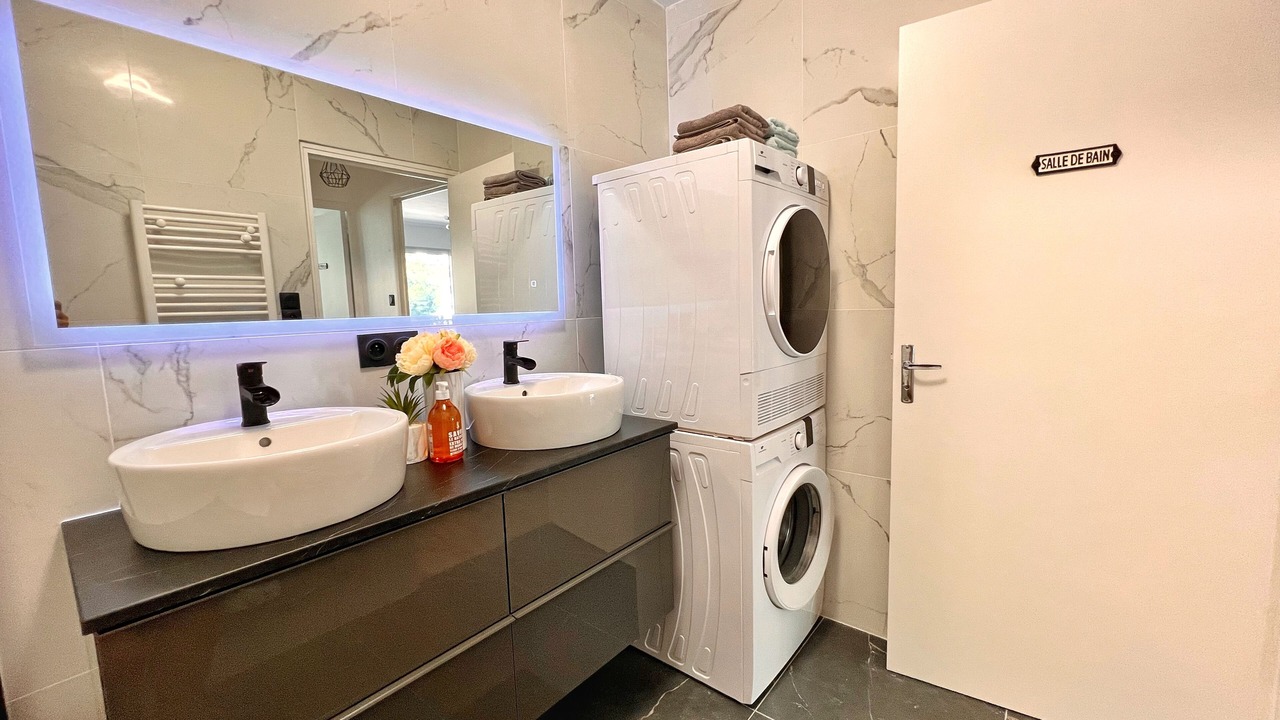 Photo of Bathroom in Saint-Claude