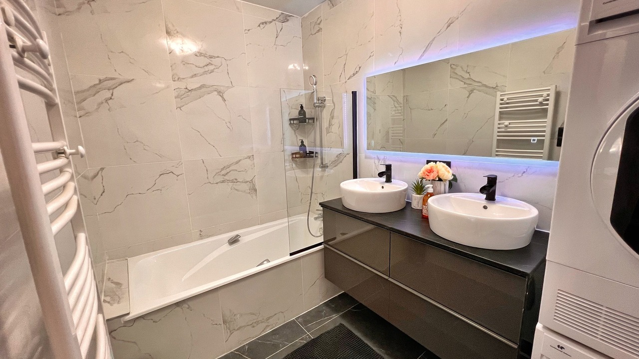 Photo of Bathroom in Saint-Claude