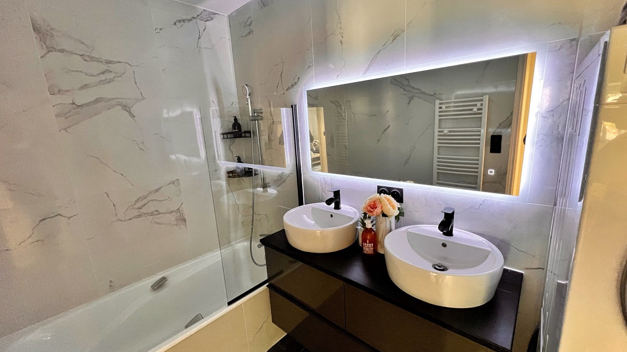 Photo of Bathroom in Saint-Claude