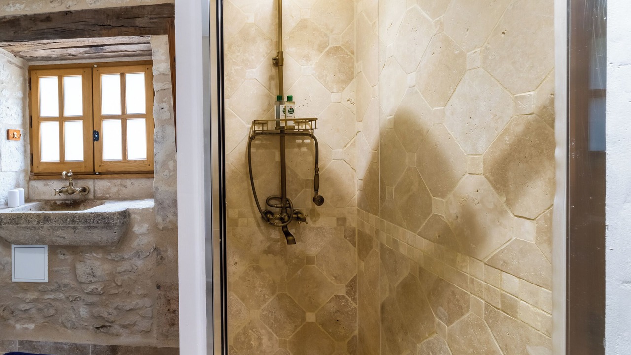 Photo of Bathroom in Bouniagues