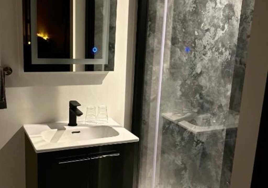 Photo of Bathroom in Meyzieu