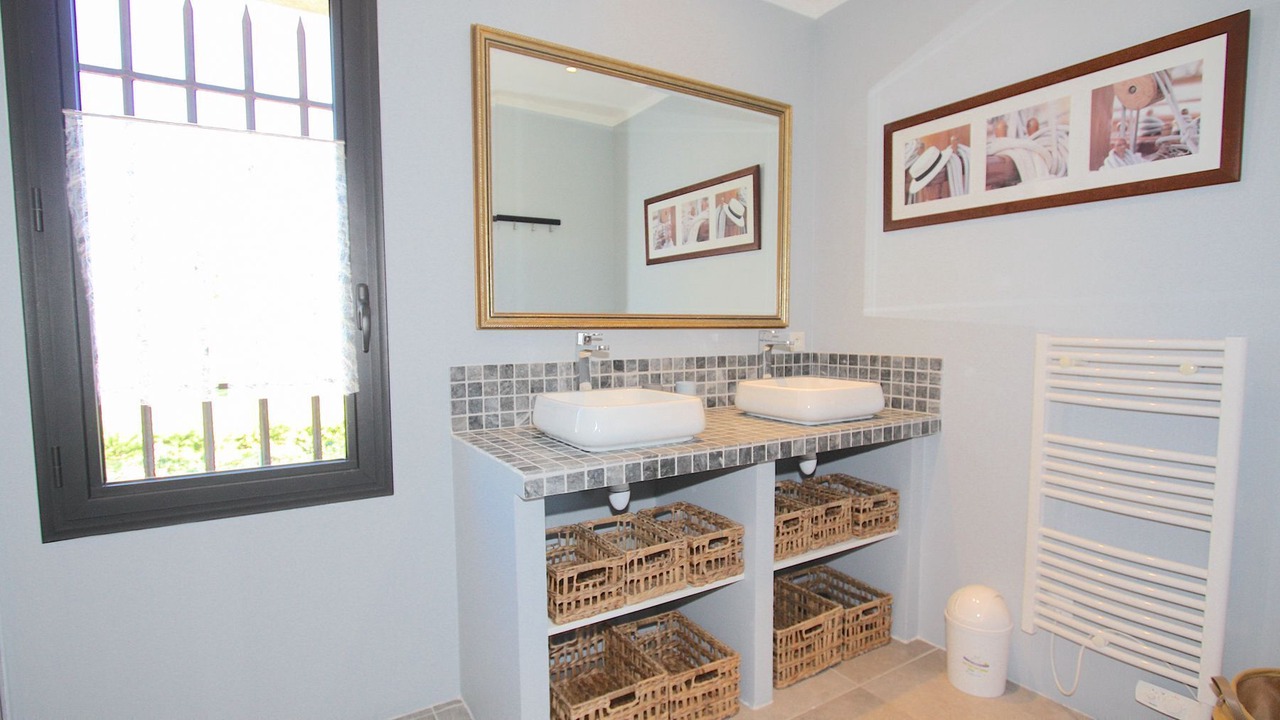 Photo of Bathroom in Paradou