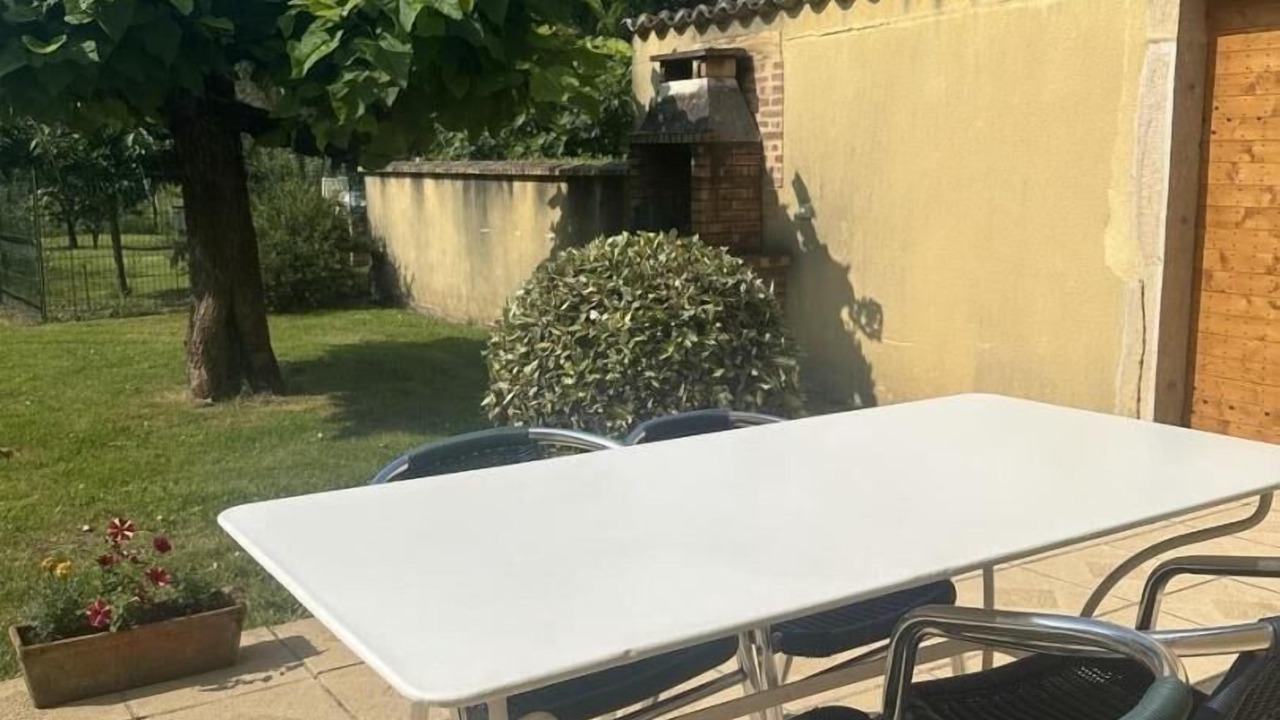 Photo of Outdoor in Cormoranche-sur-Saone