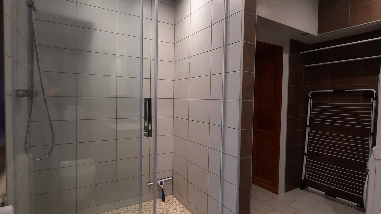 Photo of Bathroom in Premanon