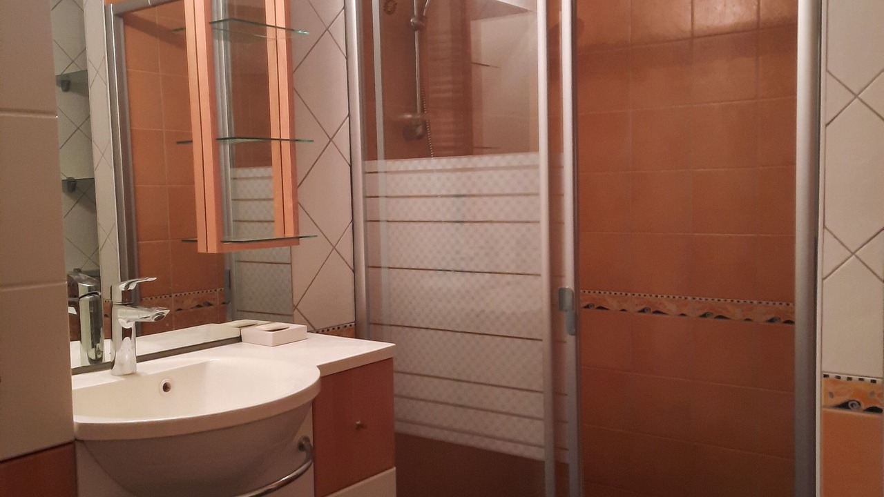 Photo of Bathroom in Premanon