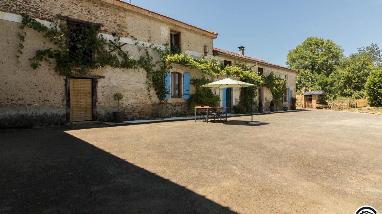 Photo of Outdoor in Villeneuve-Lecussan