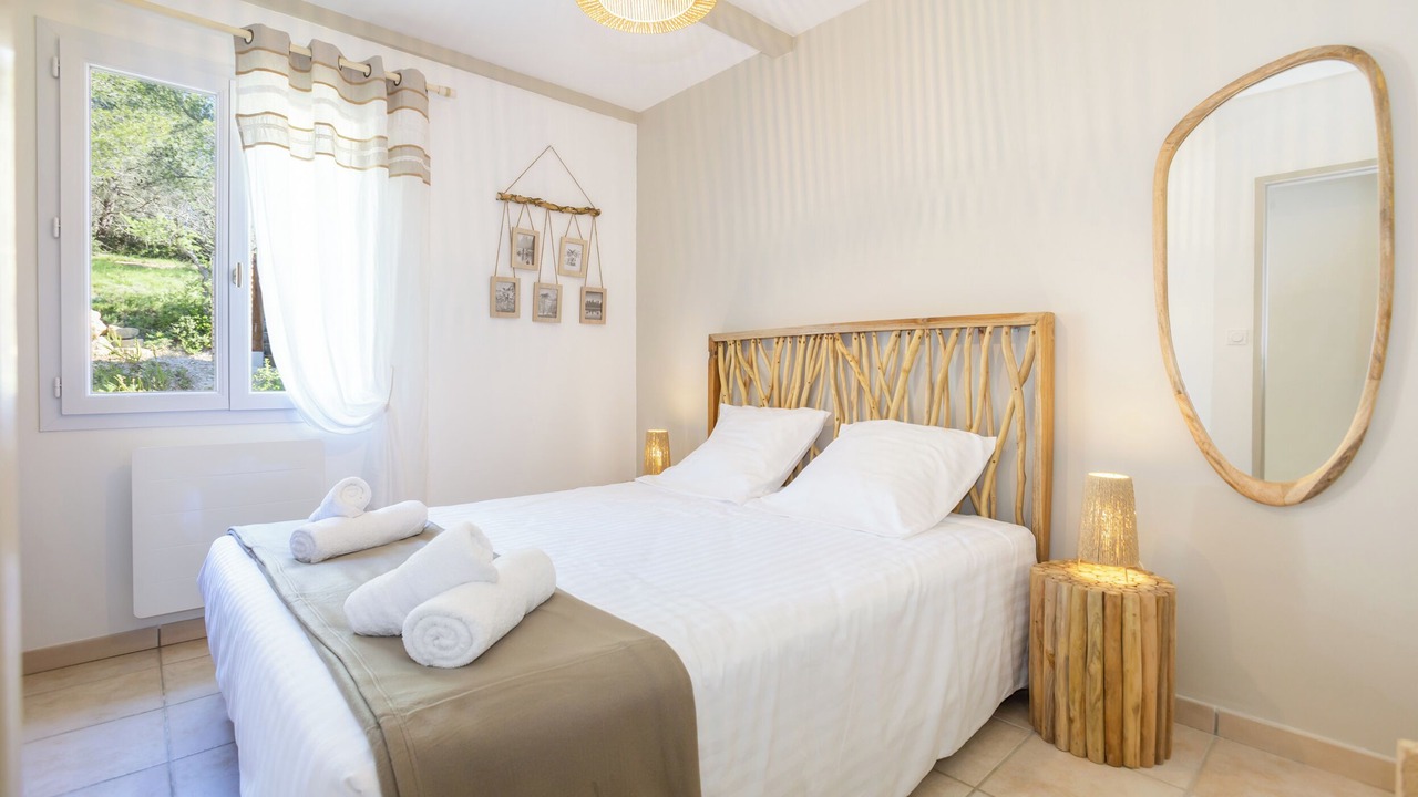 Photo of Bedroom in Eyguieres